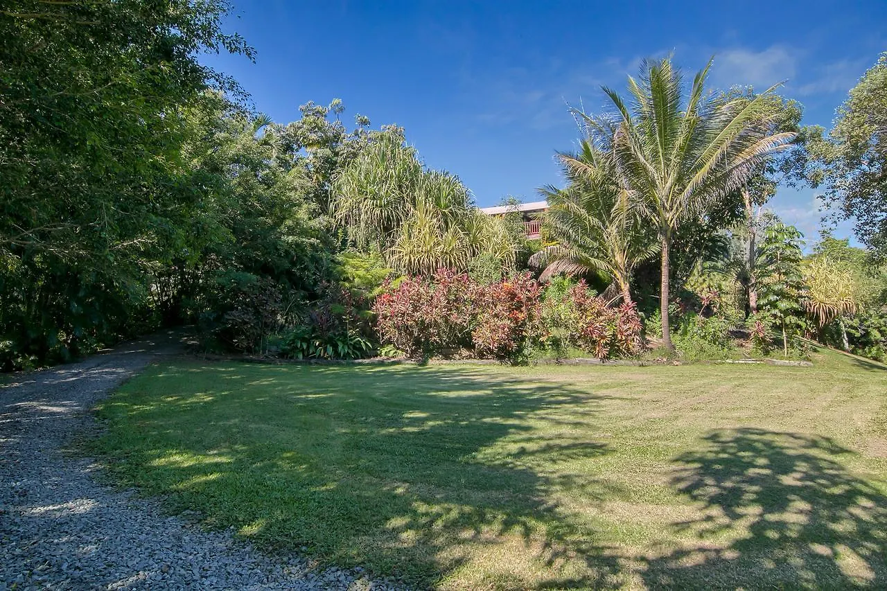 Alojamento de Acomodação e Pequeno-almoço Daintree Manor B&B